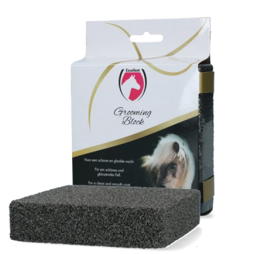 Poet0001 excellent grooming block paard